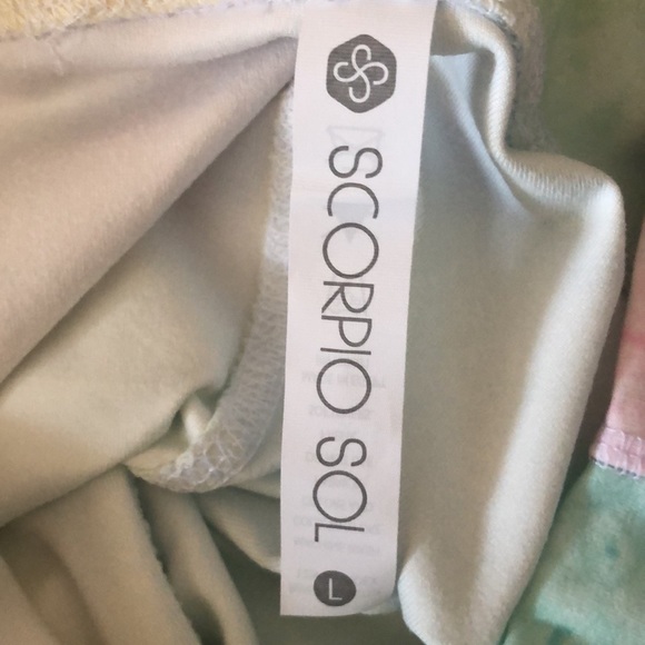 Scorpio Sol Vinyasa High Waist Leggings in Tie-Dye - Picture 14 of 14